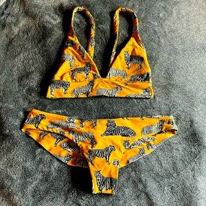 Boys + Arrows cats bikini set. Top size XS, bottoms size S
